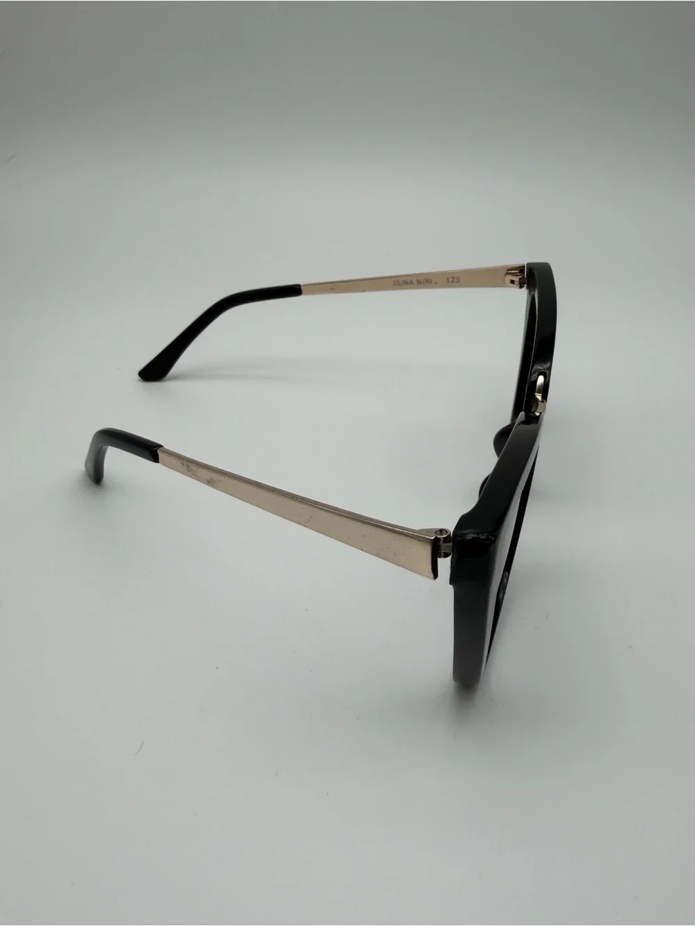 QUAY Reina Mini 125 Black Cat-Eye Sunglasses